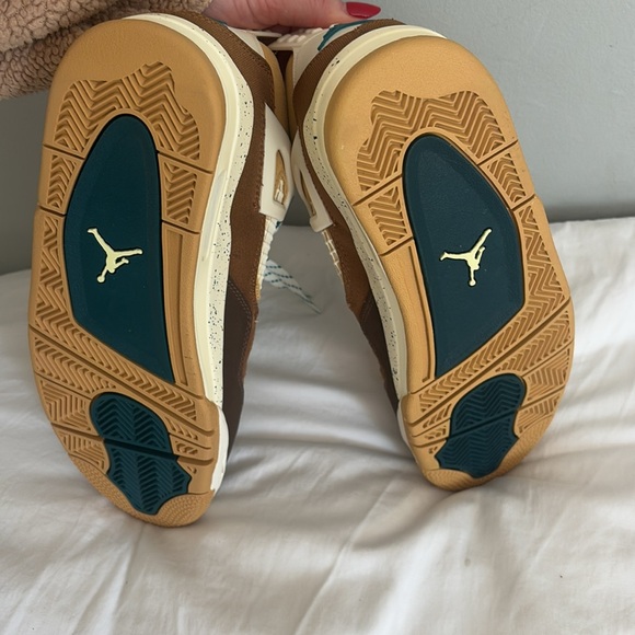 Never Worn. Nike Air Jordan 4 Retro Low Cacao Wow - Picture 4 of 5